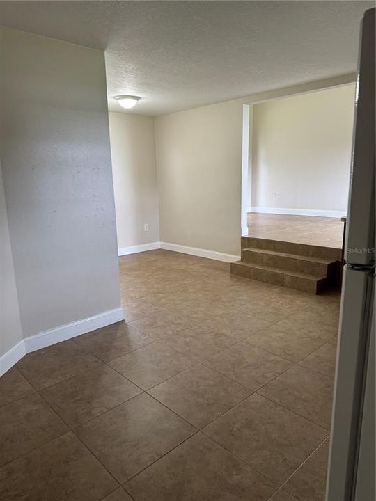 For Rent: $1,200 (1 beds, 1 baths, 800 Square Feet)