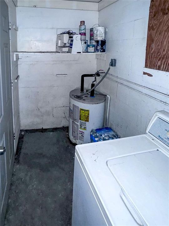 Laundry Room Washer/Dryer Included