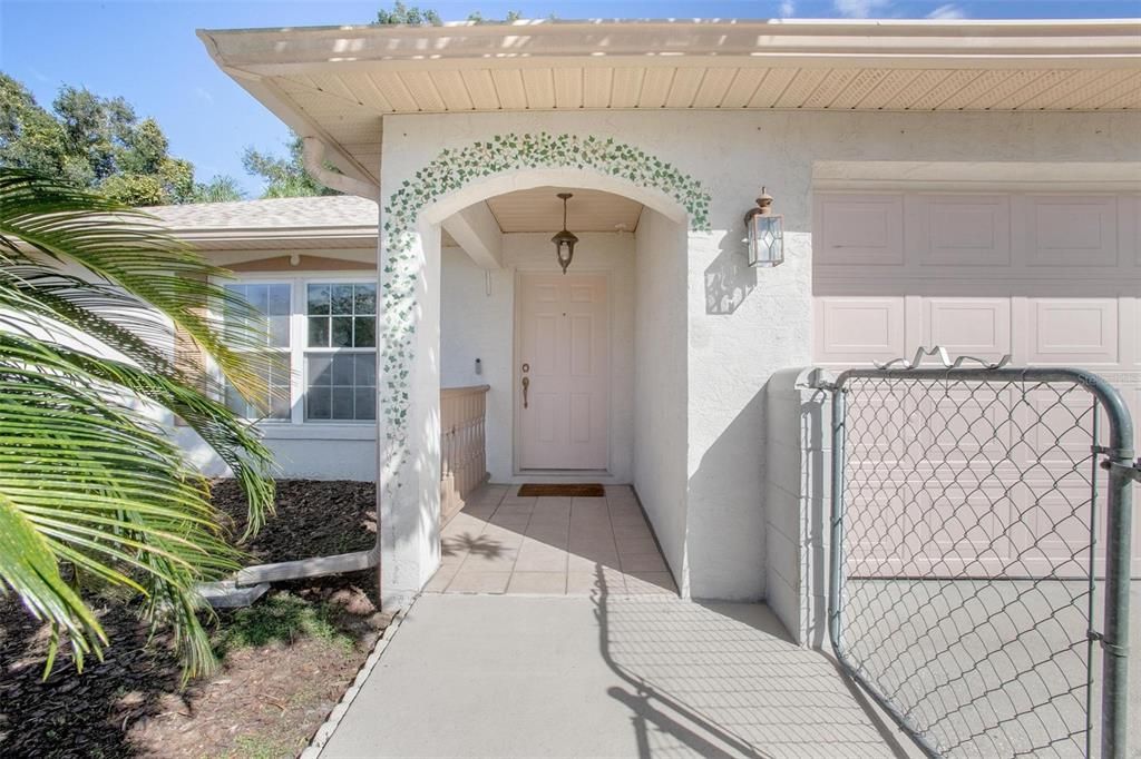 For Sale: $299,900 (3 beds, 2 baths, 1208 Square Feet)