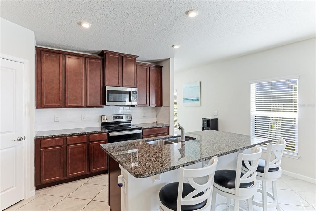 For Sale: $349,500 (3 beds, 2 baths, 1509 Square Feet)