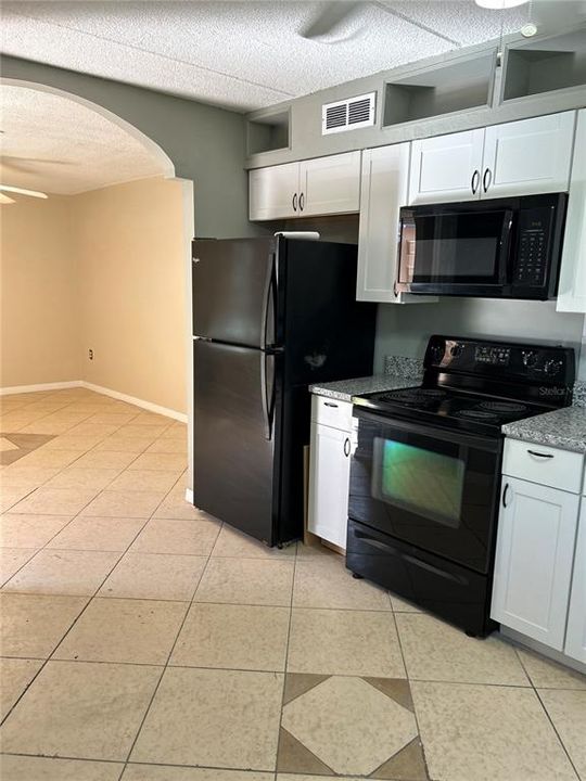 For Rent: $1,500 (2 beds, 1 baths, 784 Square Feet)