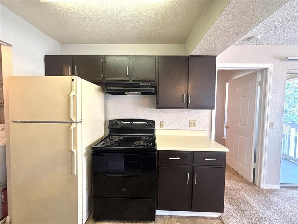 For Sale: $175,000 (2 beds, 2 baths, 836 Square Feet)