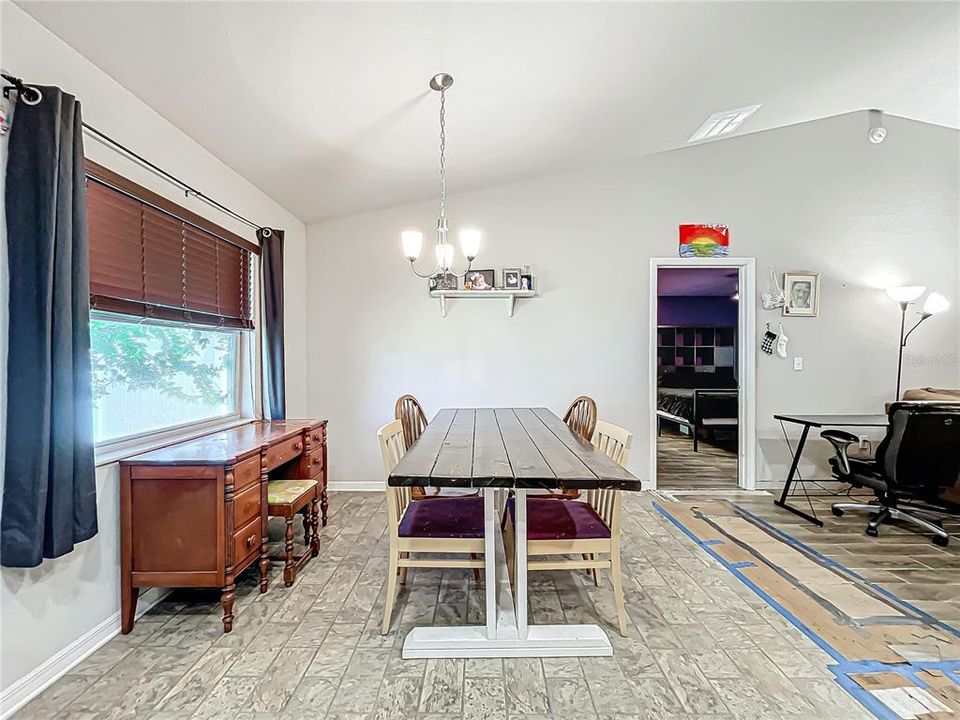 For Sale: $290,000 (3 beds, 2 baths, 1459 Square Feet)