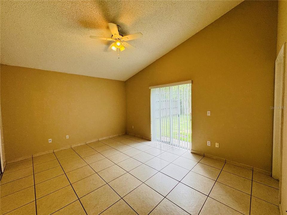 For Rent: $1,949 (3 beds, 2 baths, 1255 Square Feet)