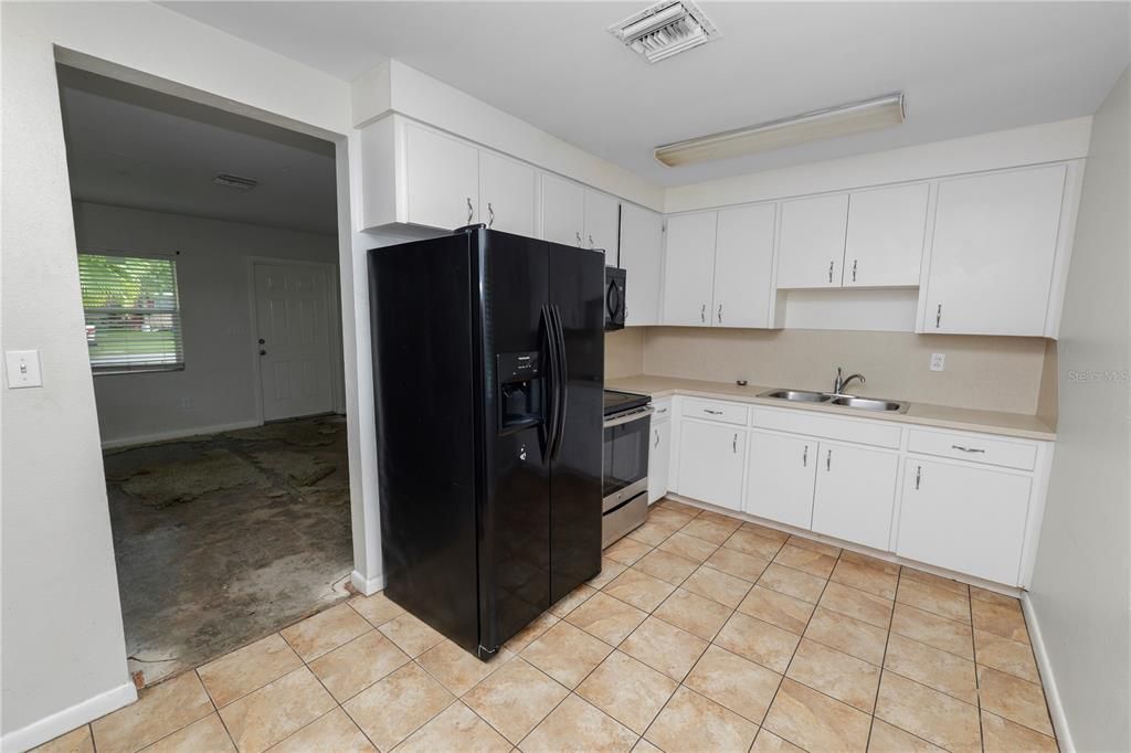 For Sale: $249,900 (3 beds, 1 baths, 875 Square Feet)