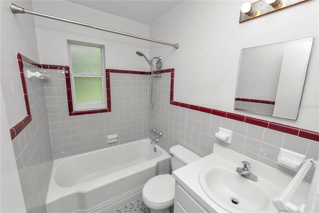 For Sale: $249,900 (3 beds, 1 baths, 875 Square Feet)