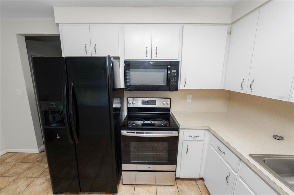 For Sale: $249,900 (3 beds, 1 baths, 875 Square Feet)