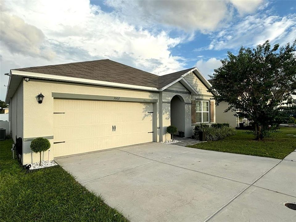 Recently Sold: $300,000 (3 beds, 2 baths, 1665 Square Feet)