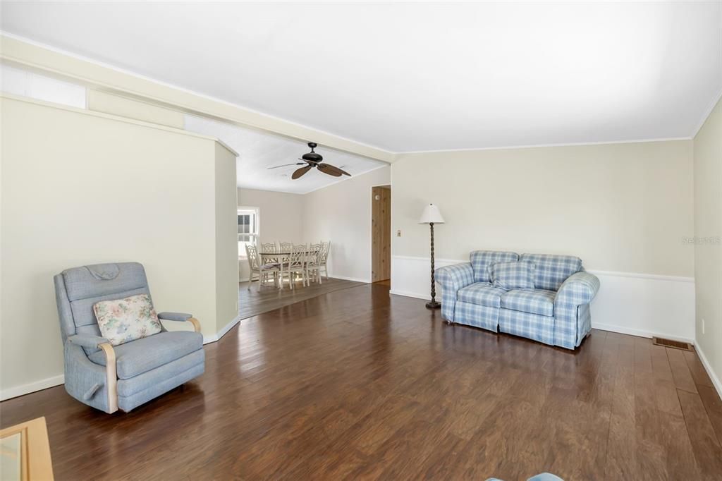 Active With Contract: $119,900 (2 beds, 2 baths, 1248 Square Feet)