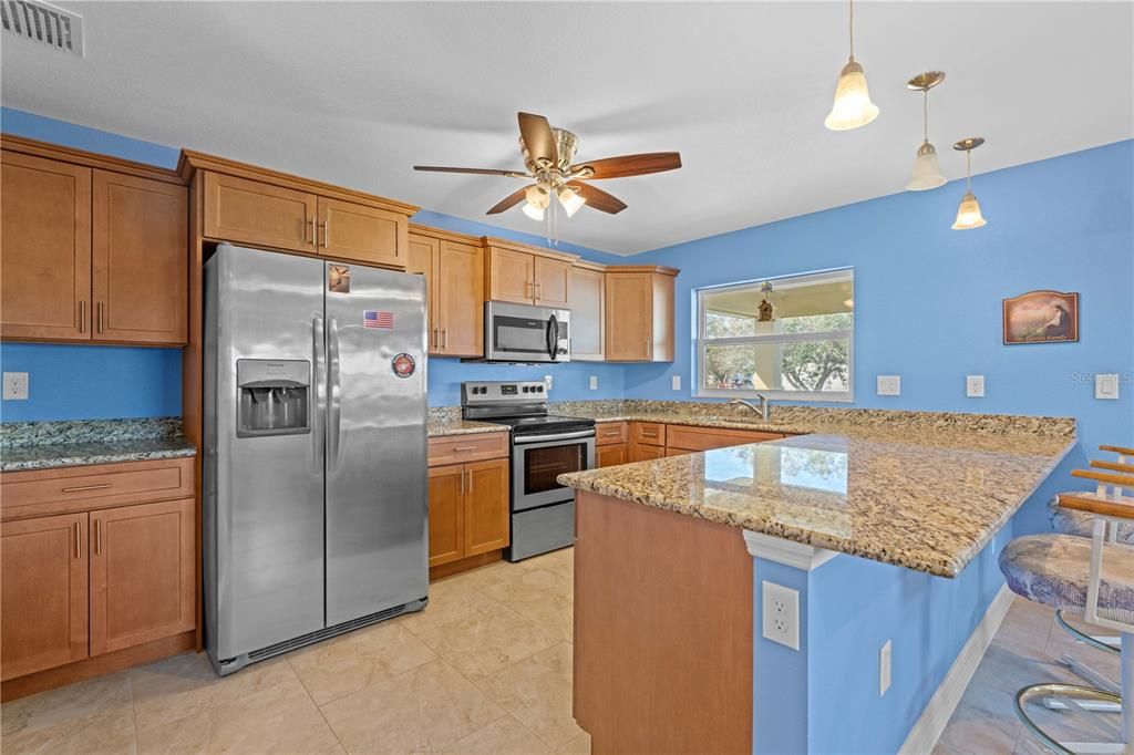 For Sale: $319,000 (1 beds, 1 baths, 783 Square Feet)