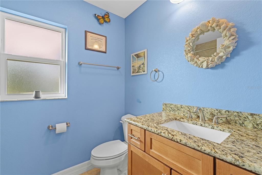 For Sale: $319,000 (1 beds, 1 baths, 783 Square Feet)