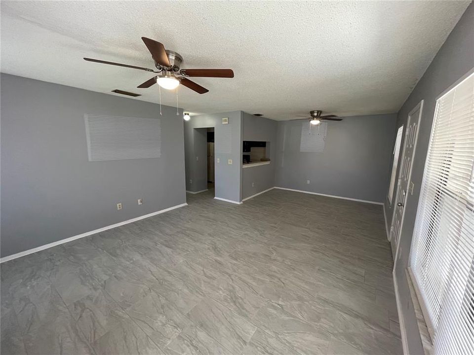 For Rent: $1,400 (2 beds, 2 baths, 912 Square Feet)