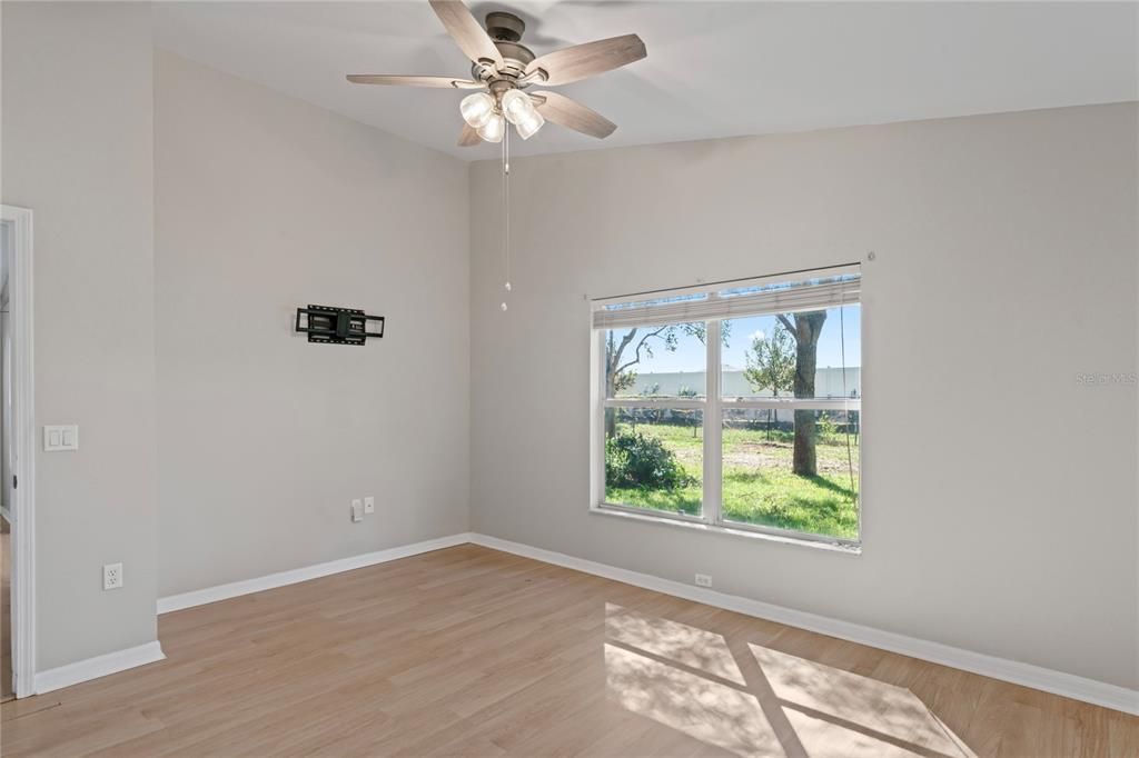 For Sale: $244,500 (2 beds, 2 baths, 1260 Square Feet)