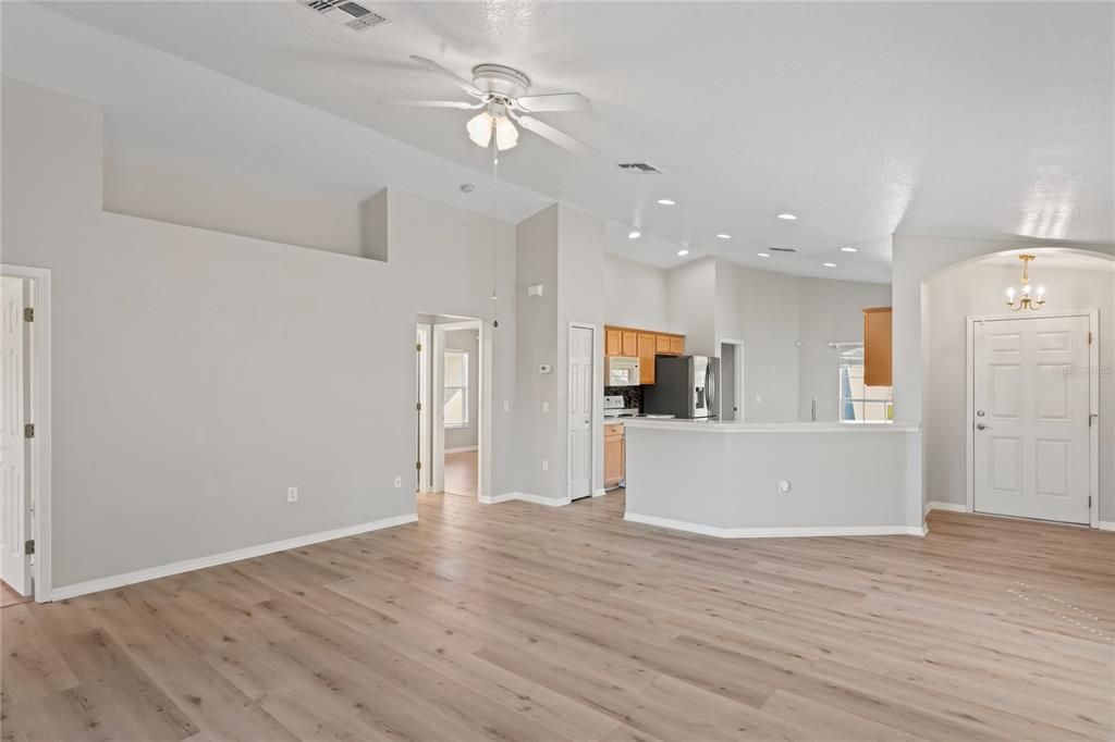 For Sale: $244,500 (2 beds, 2 baths, 1260 Square Feet)