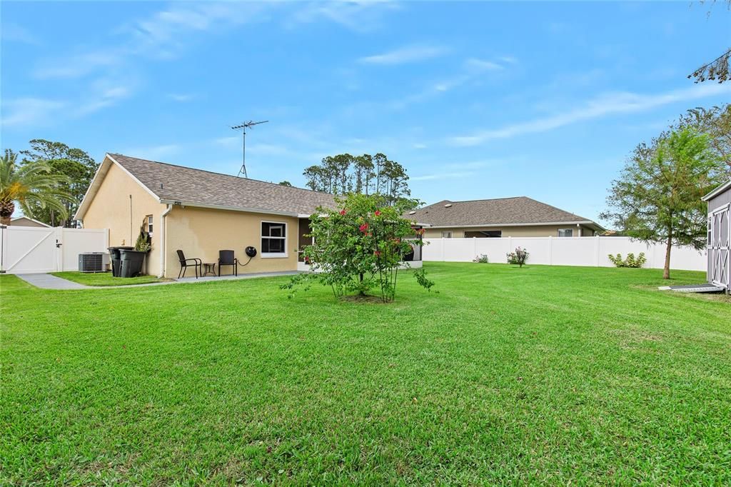 For Sale: $335,000 (3 beds, 2 baths, 1300 Square Feet)