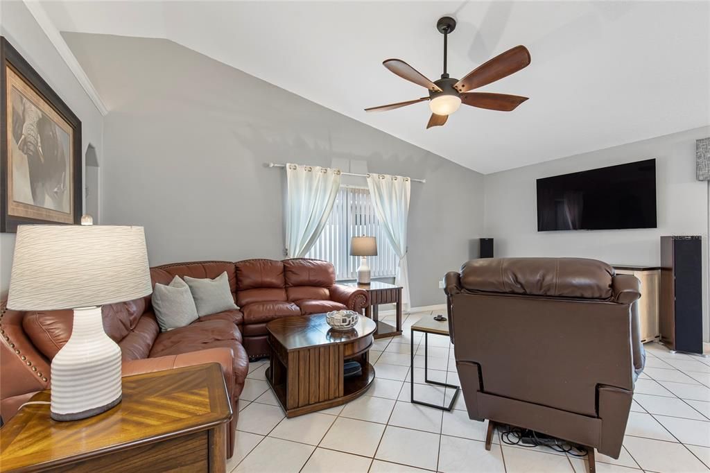 For Sale: $335,000 (3 beds, 2 baths, 1300 Square Feet)