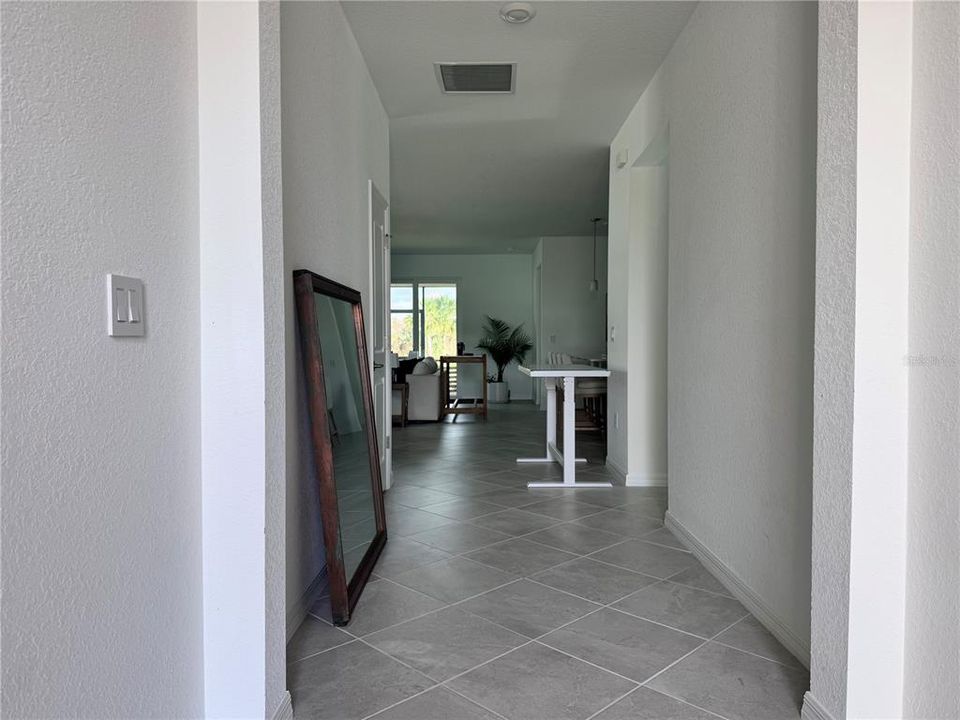 En Venta: $475,900 (4 camas, 3 baños, 2035 Pies cuadrados)