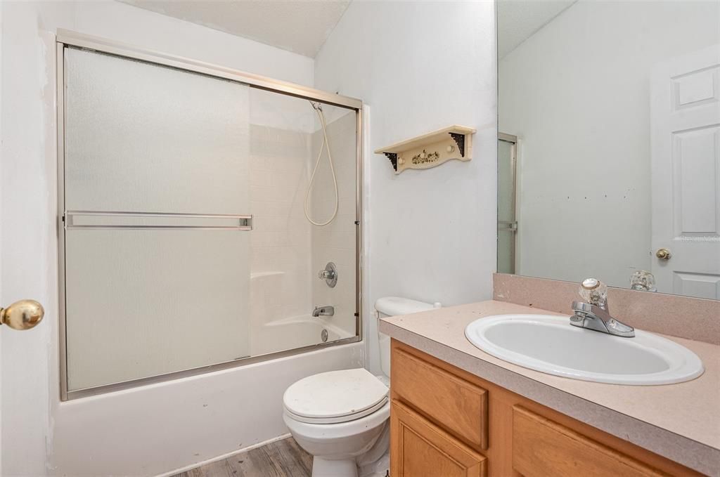 For Sale: $340,000 (3 beds, 2 baths, 1593 Square Feet)