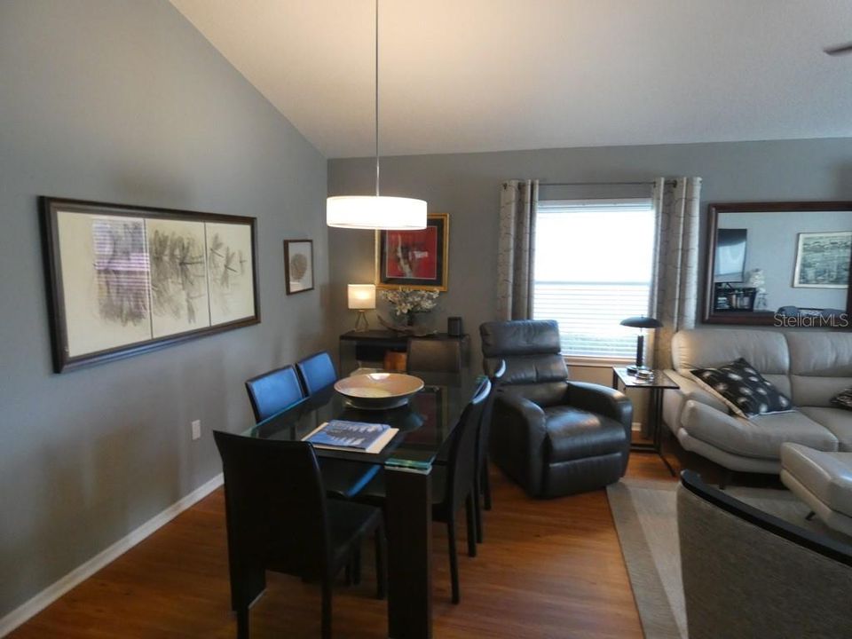 For Sale: $295,000 (2 beds, 2 baths, 1396 Square Feet)