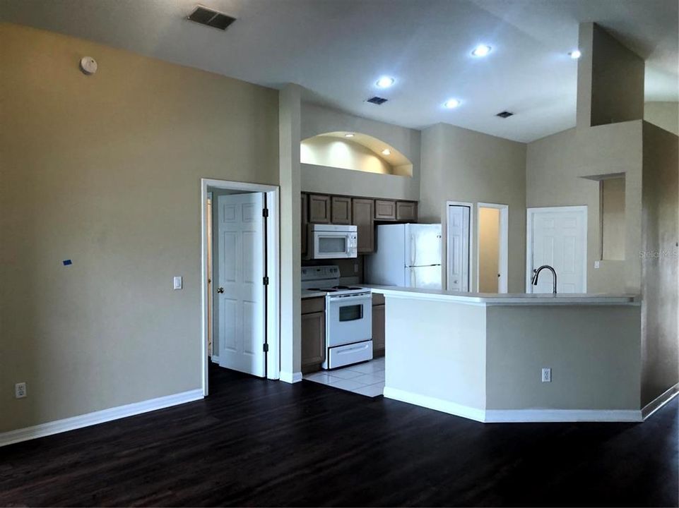 For Sale: $459,900 (3 beds, 2 baths, 1684 Square Feet)