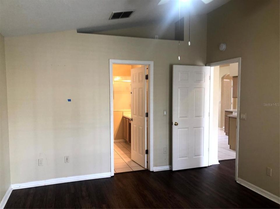 For Sale: $459,900 (3 beds, 2 baths, 1684 Square Feet)