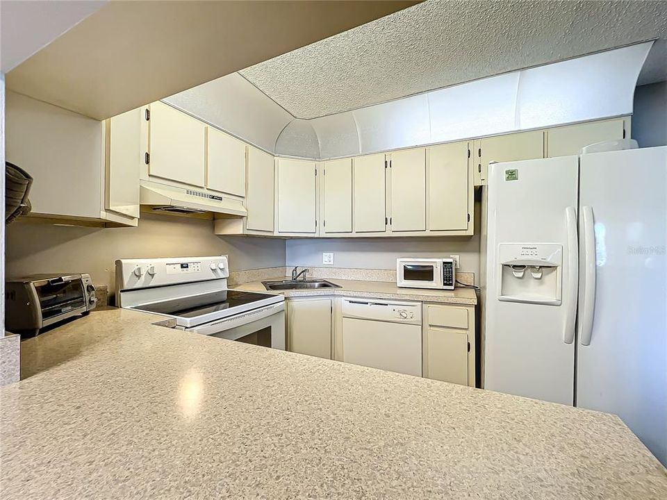 For Sale: $195,000 (2 beds, 2 baths, 1025 Square Feet)