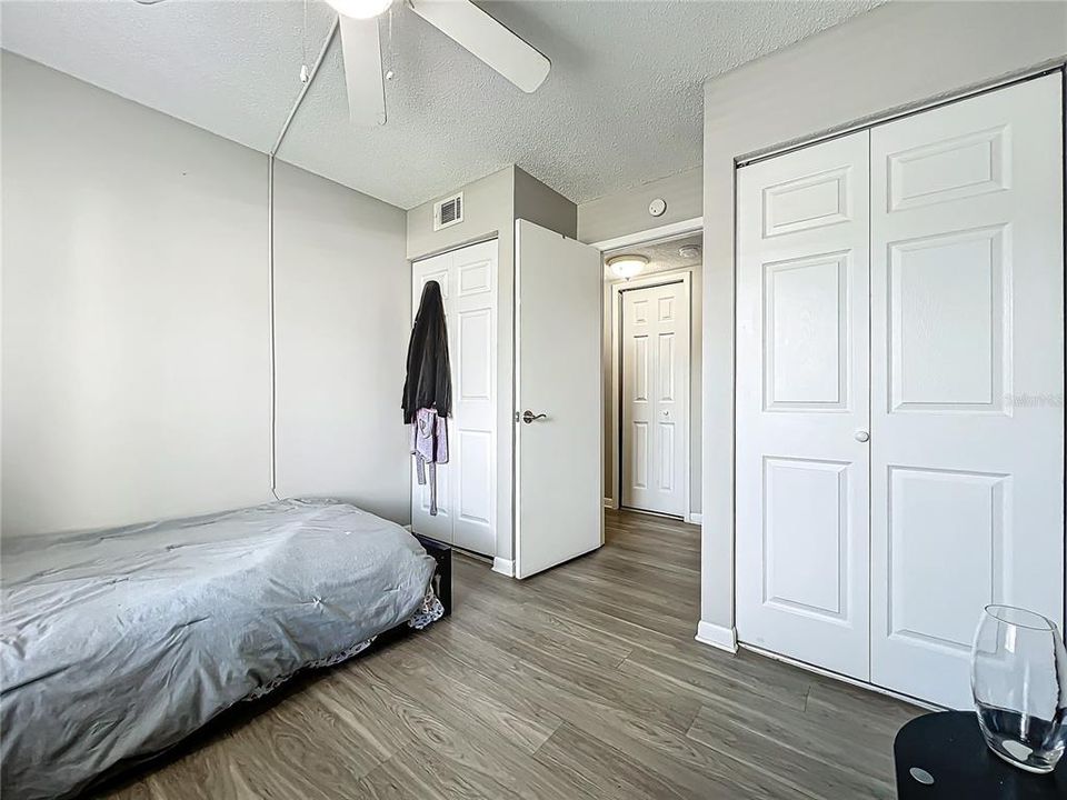 For Sale: $195,000 (2 beds, 2 baths, 1025 Square Feet)