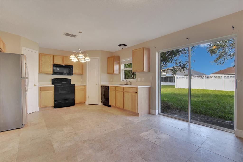 For Sale: $349,900 (4 beds, 2 baths, 2200 Square Feet)