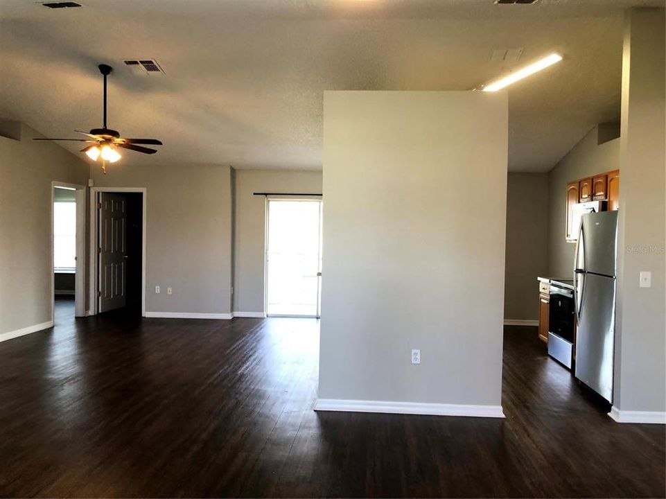 For Sale: $289,900 (4 beds, 2 baths, 1618 Square Feet)