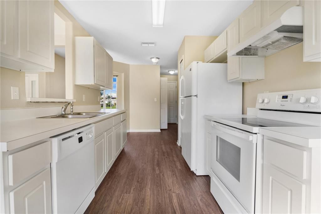 For Sale: $279,900 (3 beds, 2 baths, 1457 Square Feet)