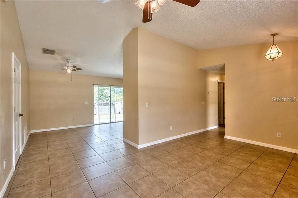 For Sale: $238,500 (3 beds, 2 baths, 1032 Square Feet)