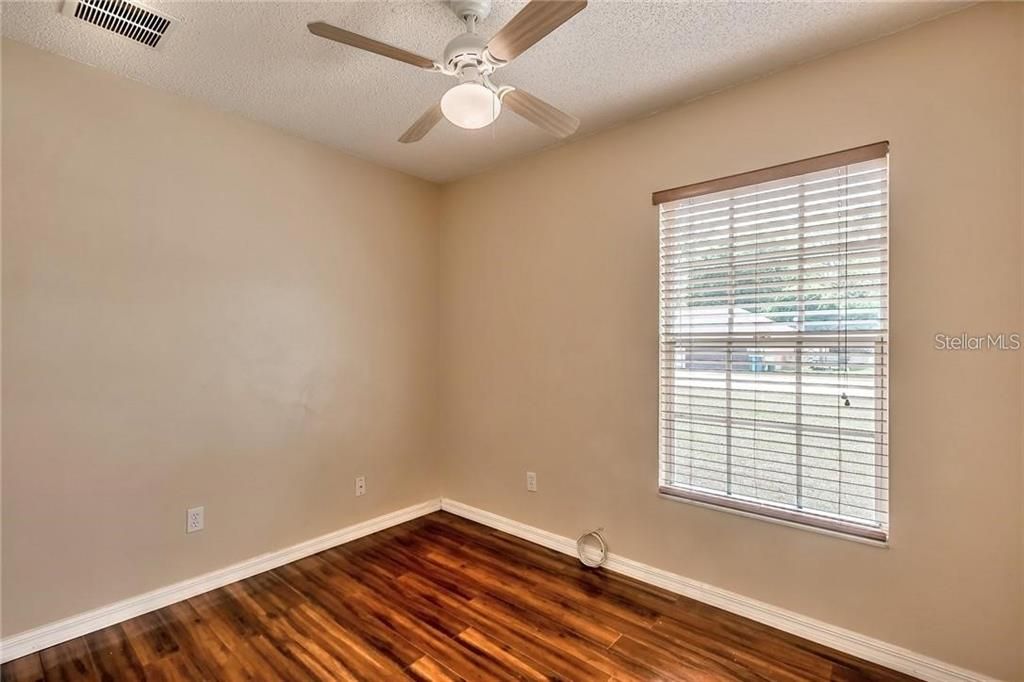 For Sale: $238,500 (3 beds, 2 baths, 1032 Square Feet)