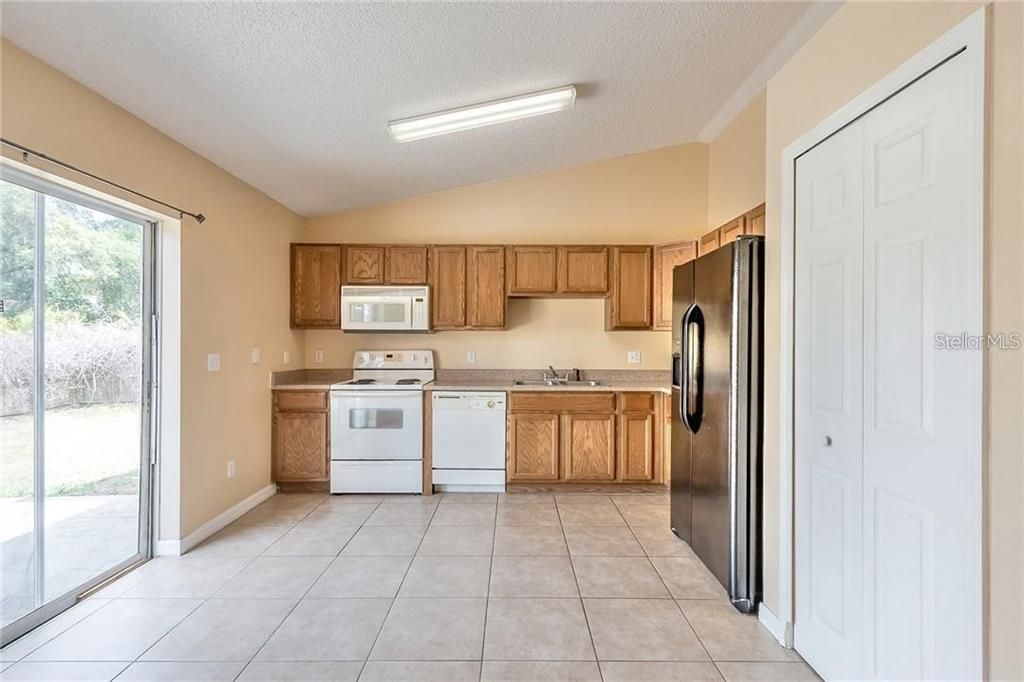 For Sale: $238,500 (3 beds, 2 baths, 1032 Square Feet)