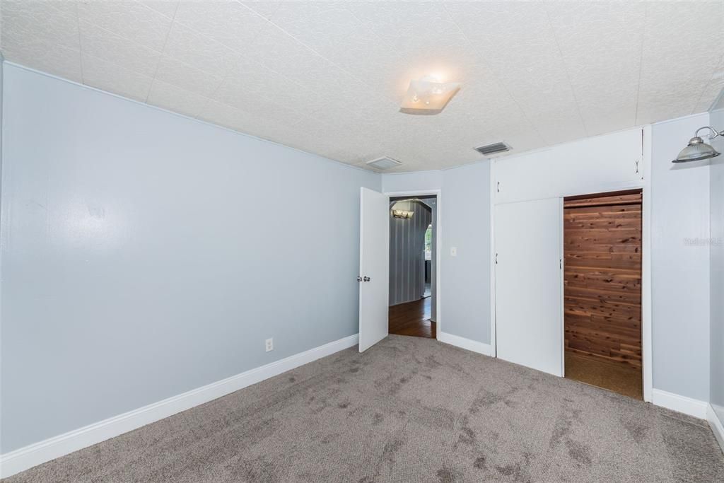 Active With Contract: $1,450 (2 beds, 1 baths, 600 Square Feet)