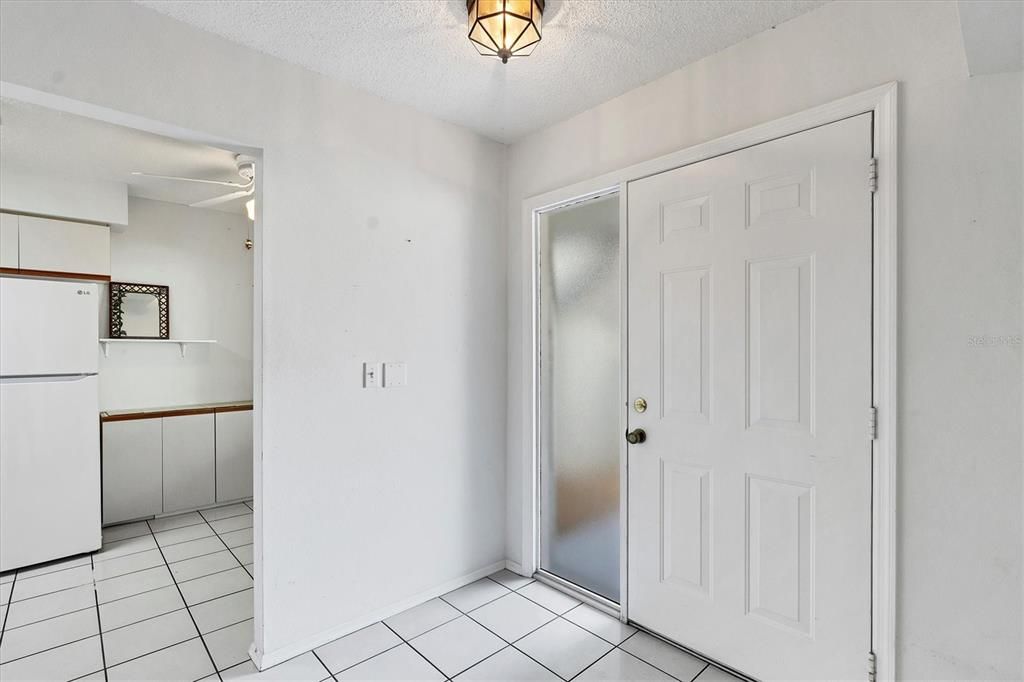 For Sale: $250,000 (2 beds, 2 baths, 1216 Square Feet)