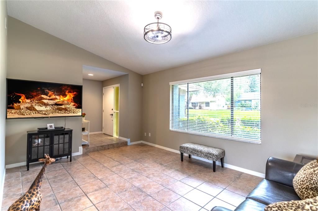 Family room 11x18 with vaulted ceiling