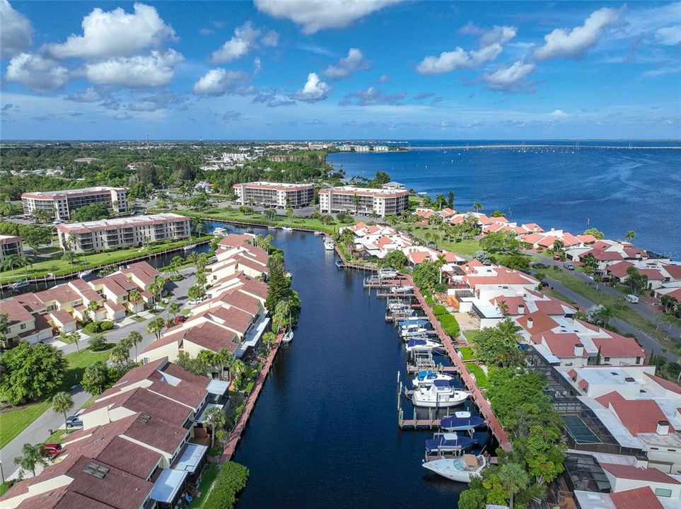 For Sale: $425,000 (3 beds, 2 baths, 1912 Square Feet)