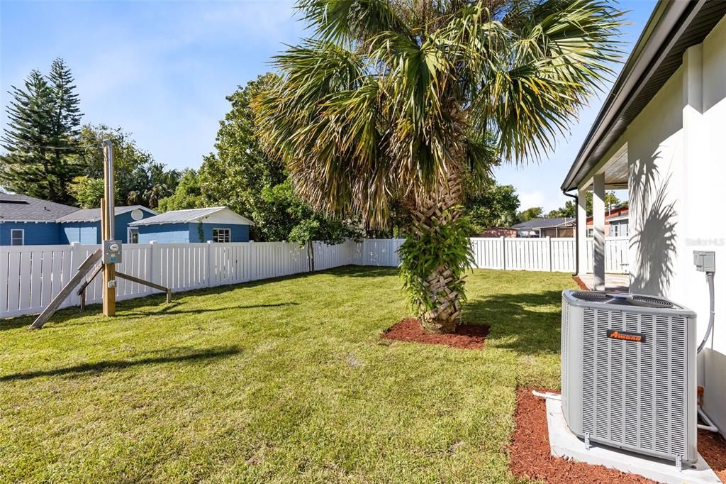 For Sale: $949,000 (3 beds, 2 baths, 1898 Square Feet)