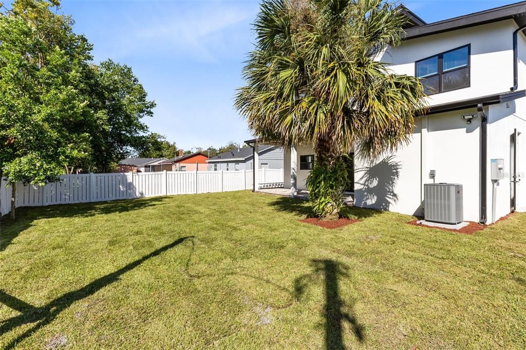 For Sale: $949,000 (3 beds, 2 baths, 1898 Square Feet)