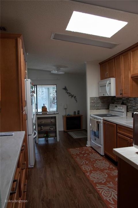 For Sale: $239,900 (2 beds, 2 baths, 1232 Square Feet)