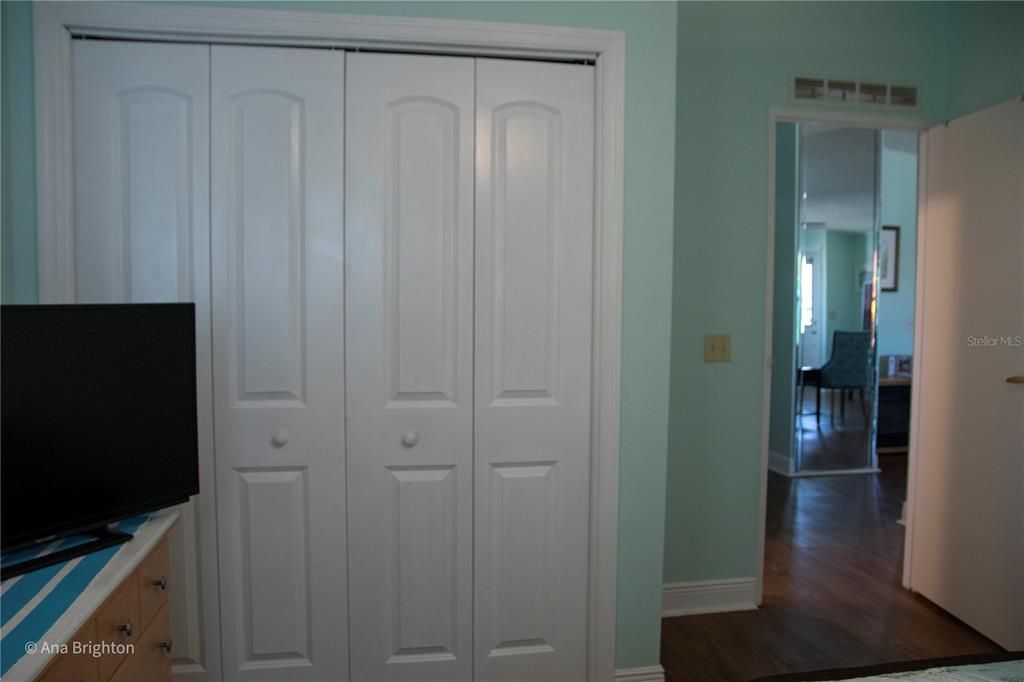 For Sale: $239,900 (2 beds, 2 baths, 1232 Square Feet)