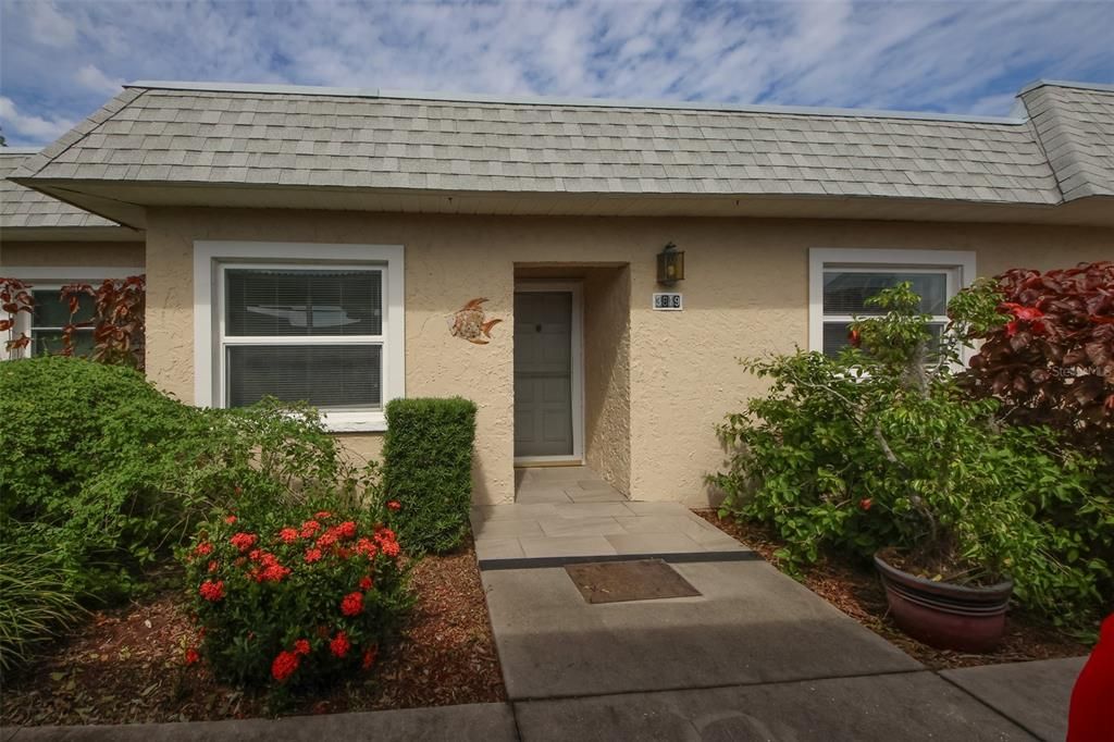 For Sale: $175,500 (2 beds, 2 baths, 956 Square Feet)