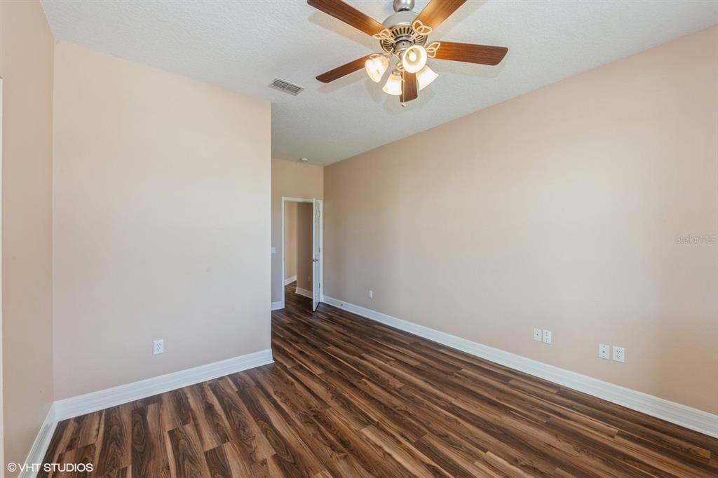 For Rent: $3,000 (3 beds, 2 baths, 2350 Square Feet)