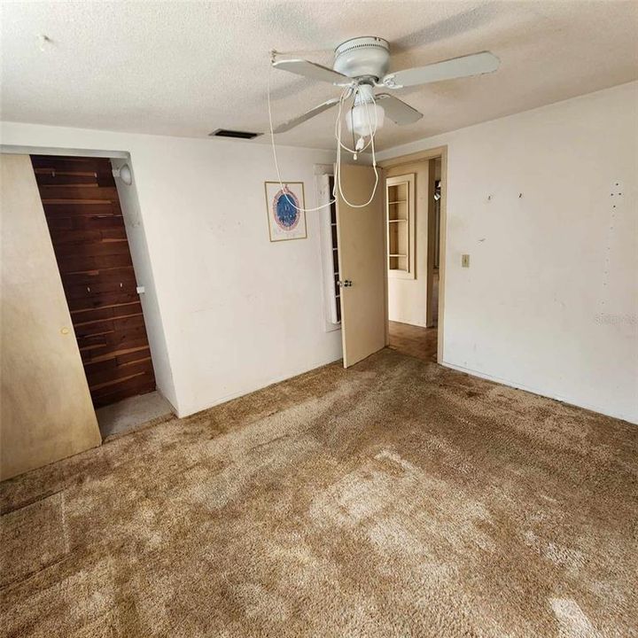 For Sale: $149,000 (2 beds, 1 baths, 1106 Square Feet)