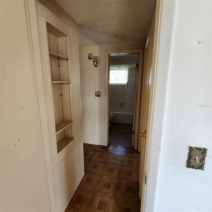 For Sale: $149,000 (2 beds, 1 baths, 1106 Square Feet)