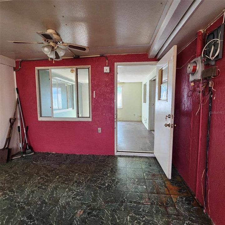 For Sale: $149,000 (2 beds, 1 baths, 1106 Square Feet)