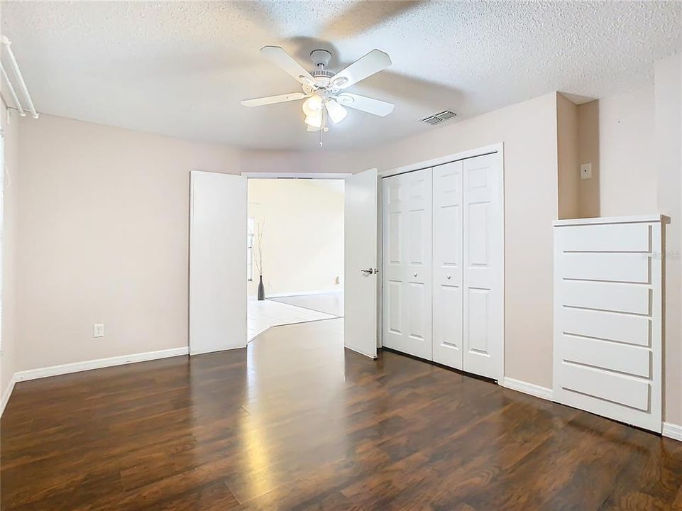 For Rent: $2,100 (2 beds, 2 baths, 917 Square Feet)