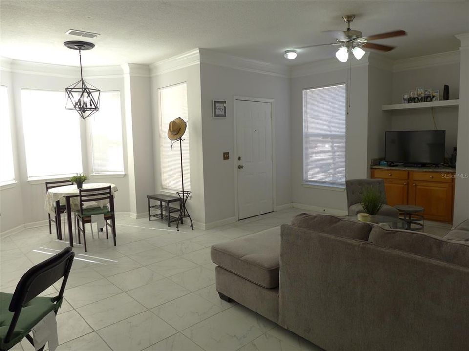 For Sale: $175,000 (2 beds, 2 baths, 1340 Square Feet)