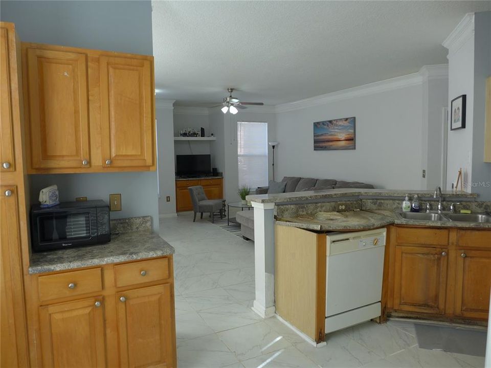 For Sale: $175,000 (2 beds, 2 baths, 1340 Square Feet)