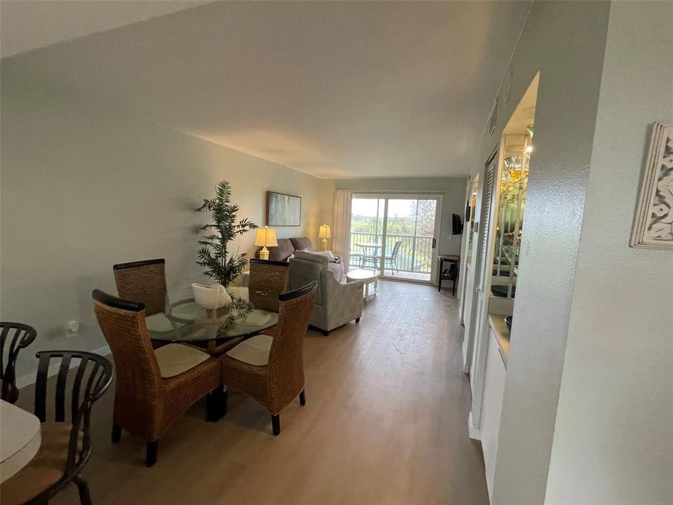 For Rent: $2,300 (2 beds, 2 baths, 978 Square Feet)